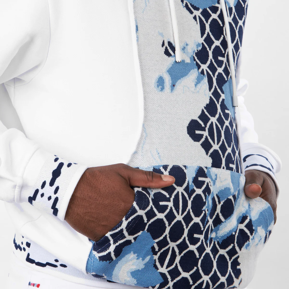 COOGI LINK (MIXED-MEDIA SWEATER PIECED) FLEECE HOODY - Image 3